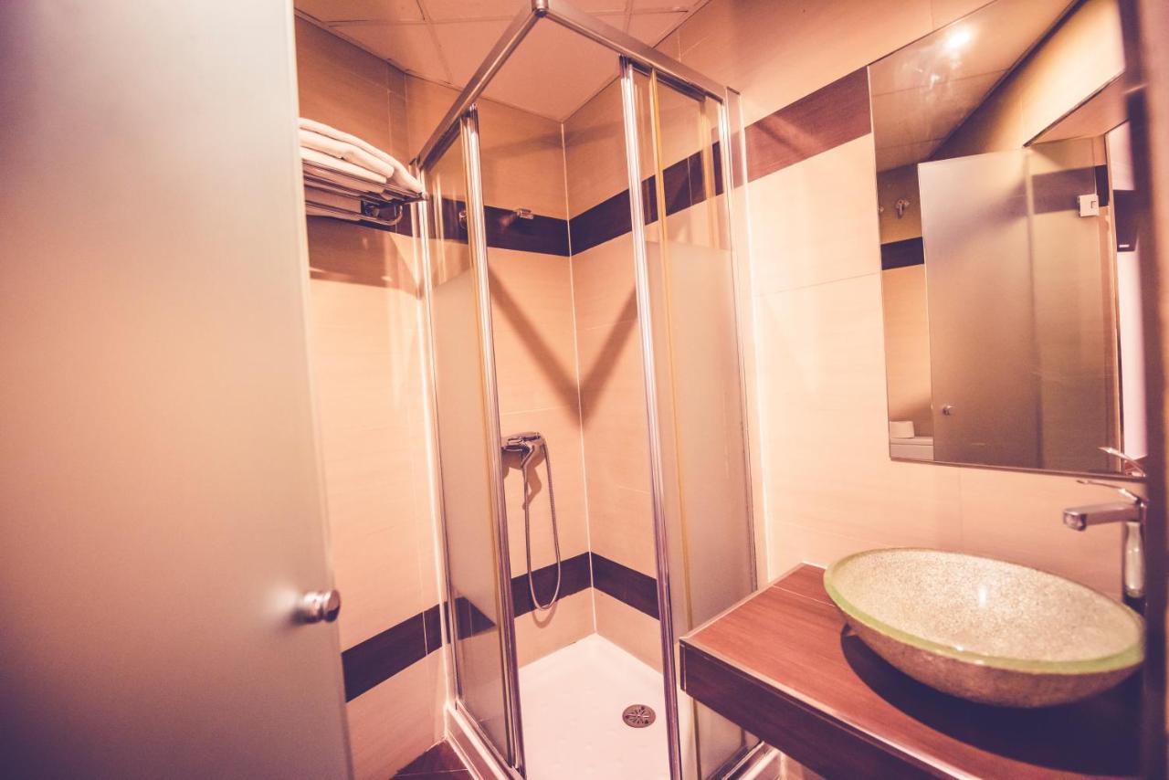 Hostal Sol Los Angeles Madrid Luaran gambar